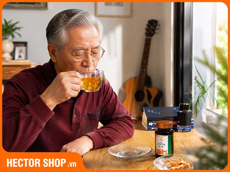 Người lớn tuổi có thể cân nhắc uống trà đông trùng hạ thảo